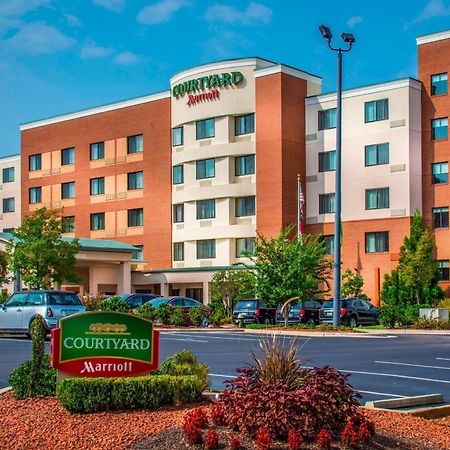 Courtyard Greensboro Airport Εξωτερικό φωτογραφία