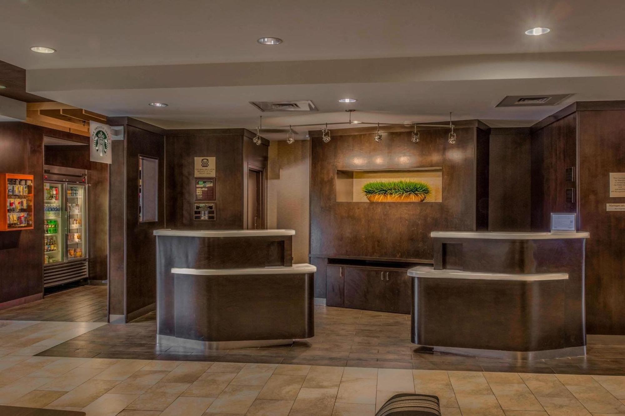 Courtyard Greensboro Airport Εξωτερικό φωτογραφία