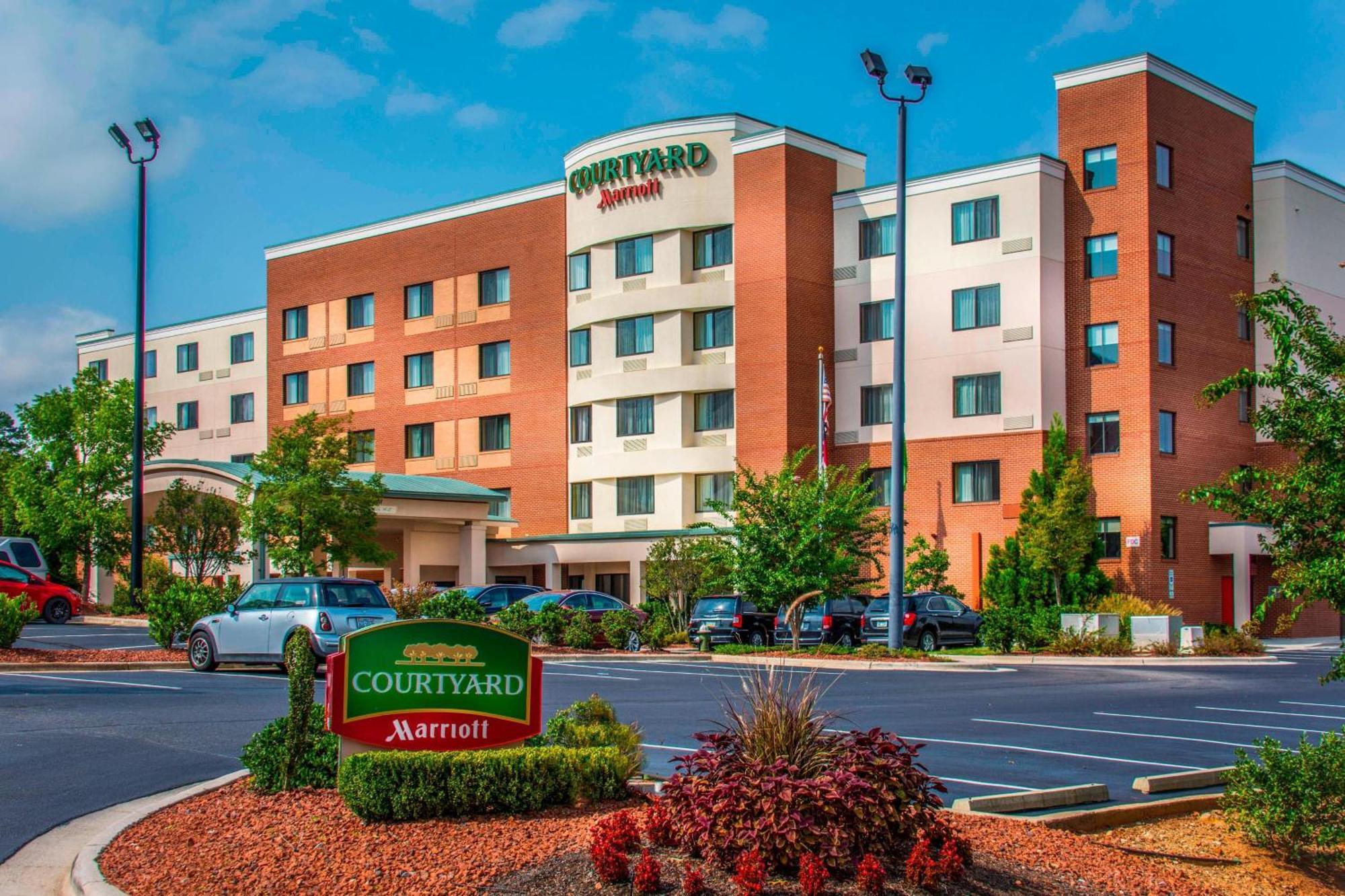 Courtyard Greensboro Airport Εξωτερικό φωτογραφία