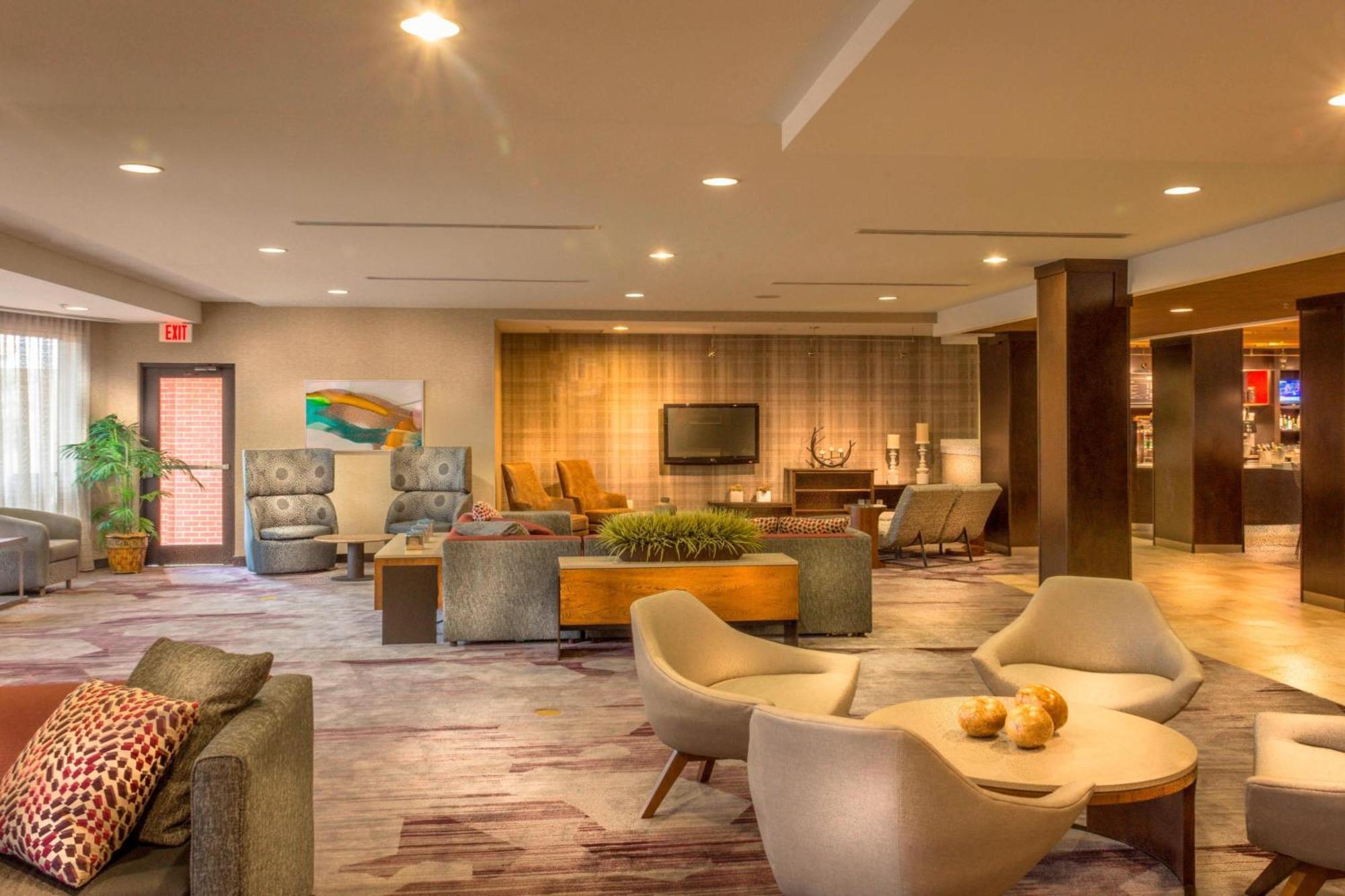 Courtyard Greensboro Airport Εξωτερικό φωτογραφία