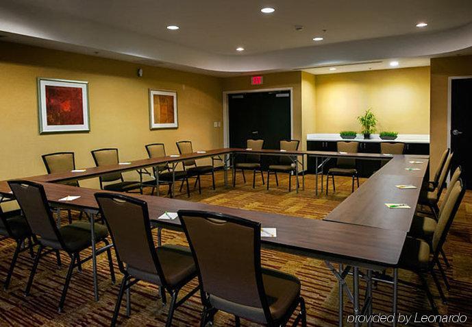 Courtyard Greensboro Airport Εξωτερικό φωτογραφία